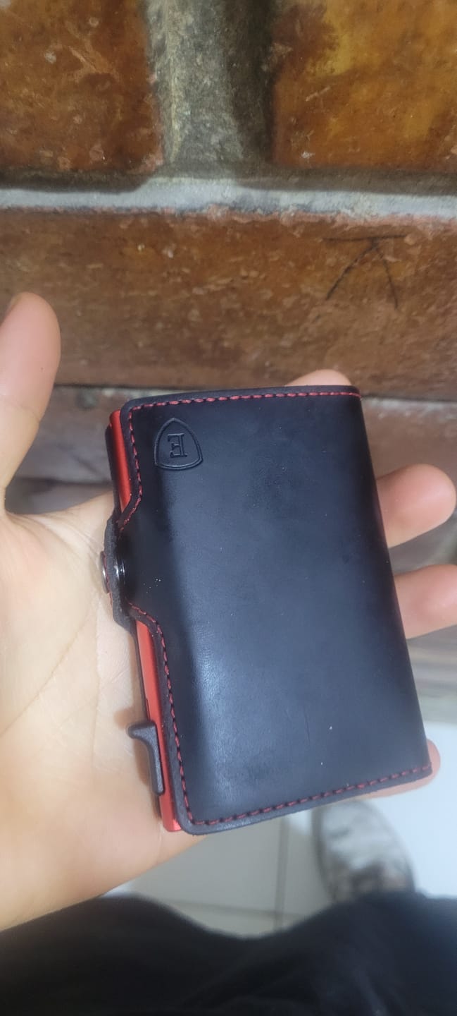 Customer photo review of E-ORIGINAL BLACK/RED