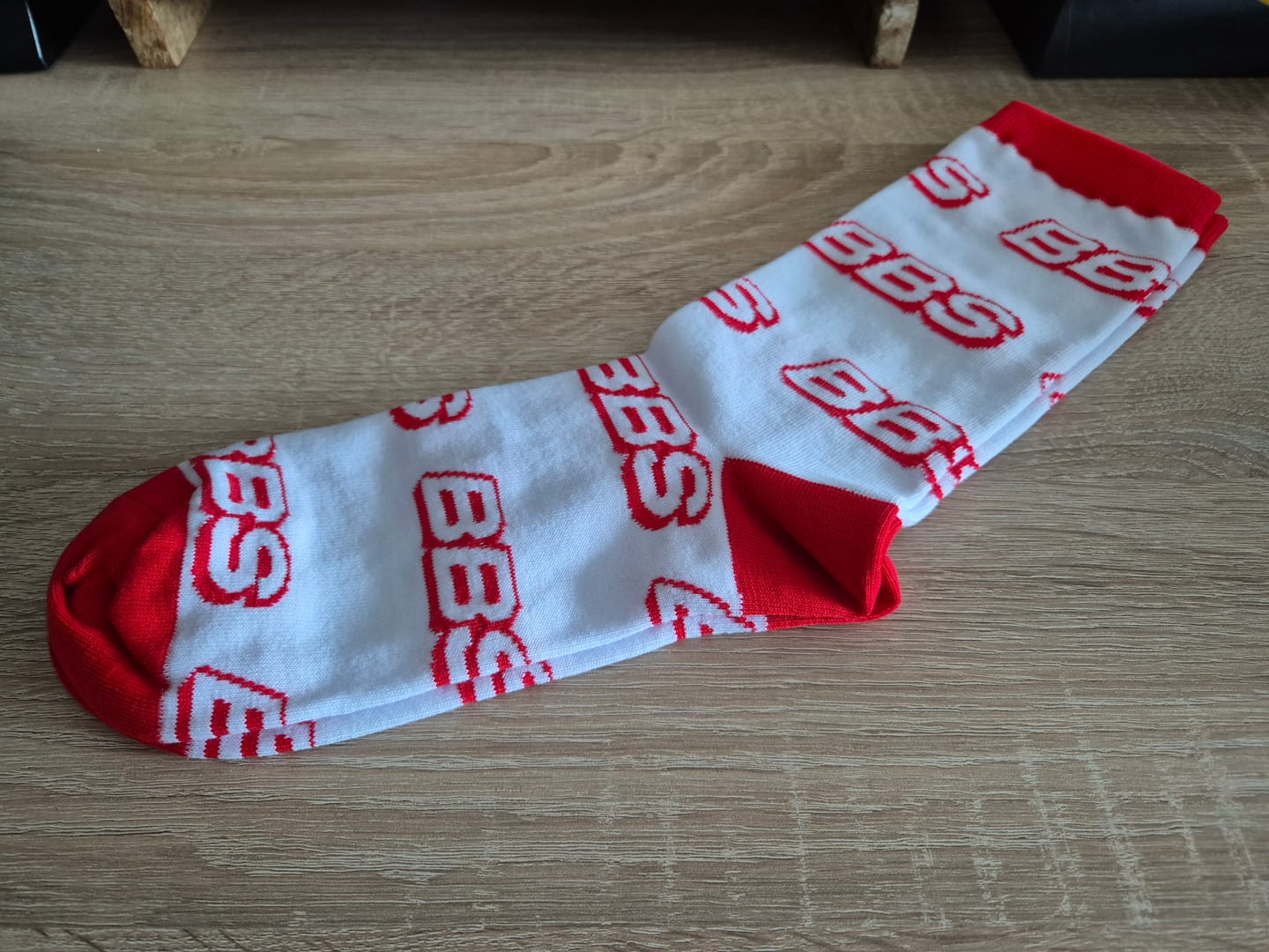 Customer photo review of Street Society Socken "BBS" weiß/rot