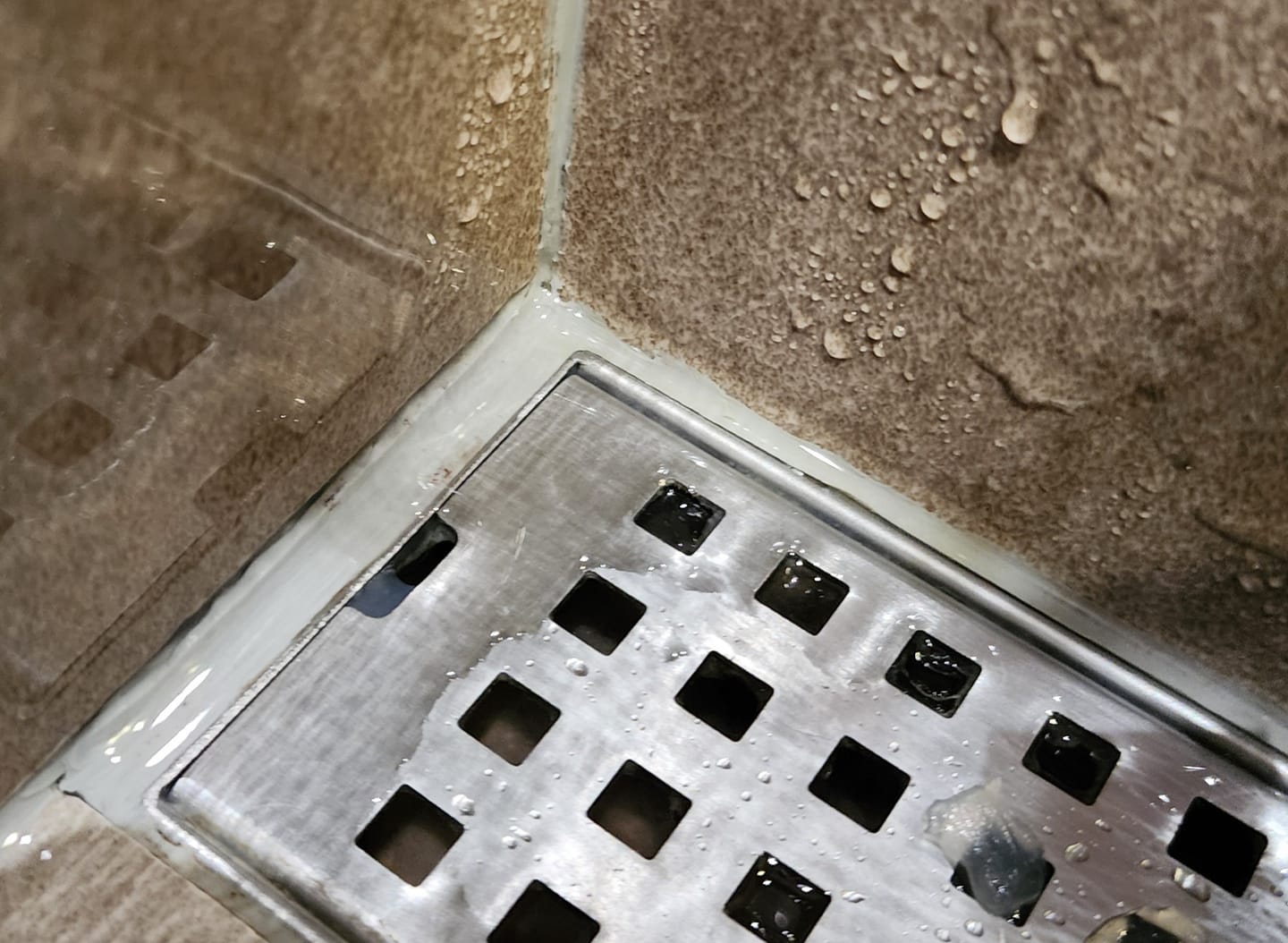 Customer photo review of GLASSGUARD™ Miracle Mould Removal Gel