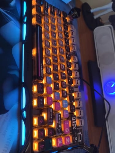 Customer photo review of Gravastar Mercury K1 Pro 75% Wireless RGB Mechanical Gaming Keyboard Boy Gift