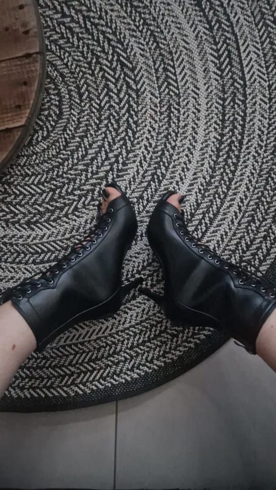 Customer photo review of Talons Heels Danse STILETTO à lacets