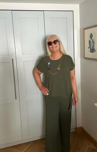Customer photo review of Eleanor Red Side Knot Set