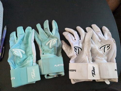 Customer photo review of Mystery Batting Gloves