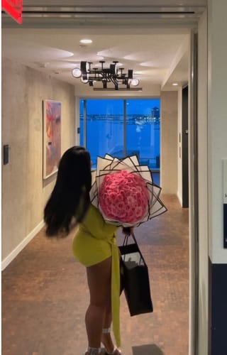 Customer photo review of Mila Bottom - Yellow Lime