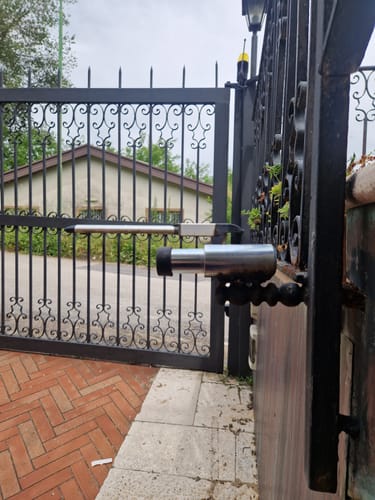 Customer photo review of Battente a molla per cancello scorrevole IBFM art. 497