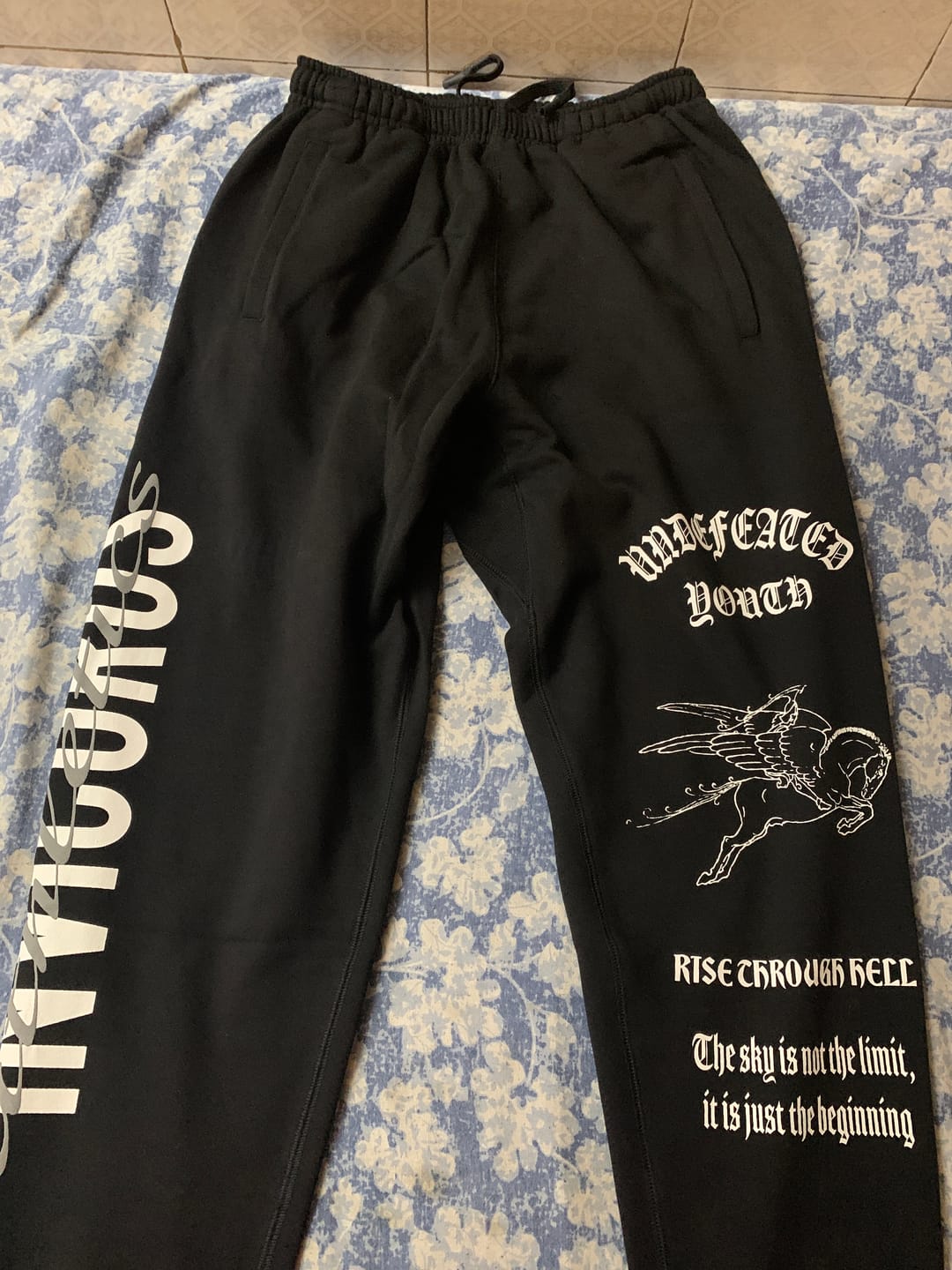 Customer photo review of ICARUS JOGGERS [BLACK]