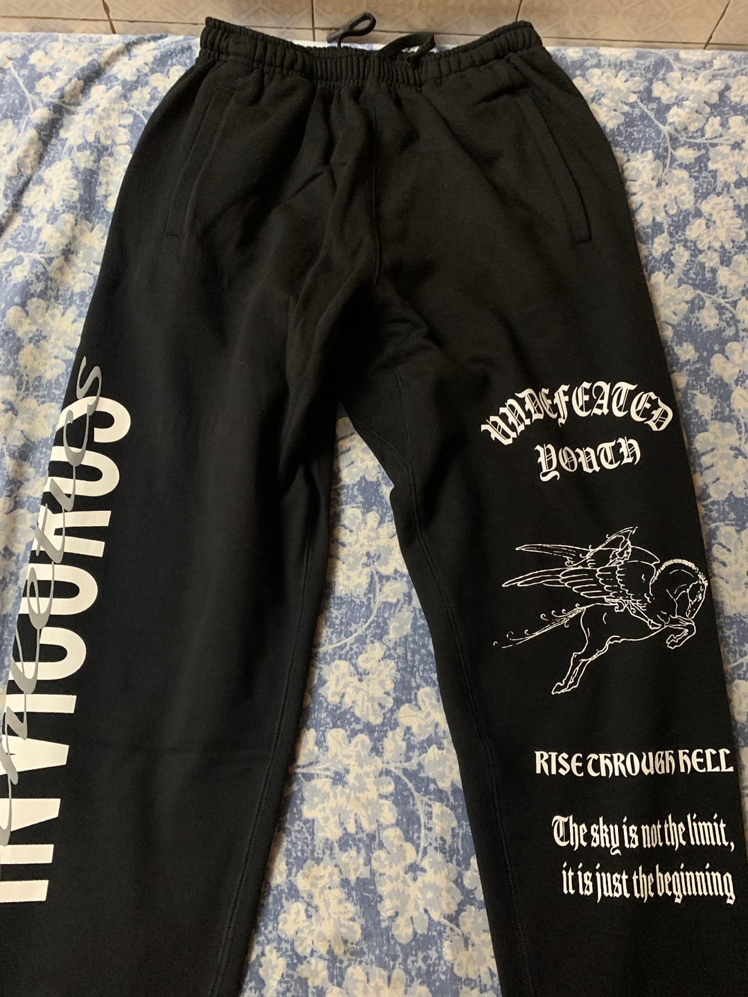 Customer photo review of ICARUS JOGGERS [BLACK]