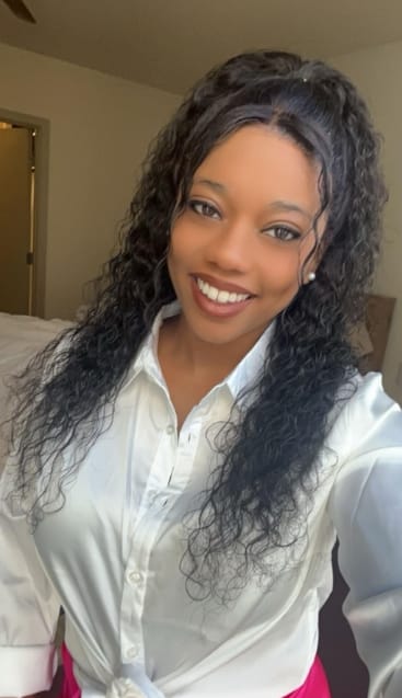 Customer photo review of MORE FACE 360 Glueless Wig Water Wave Invisi Drawstring Wear And Go Wig Quick Install Pre-Bleached And Pre-Cut HD Lace Human Hair Wigs Beginner Friendly