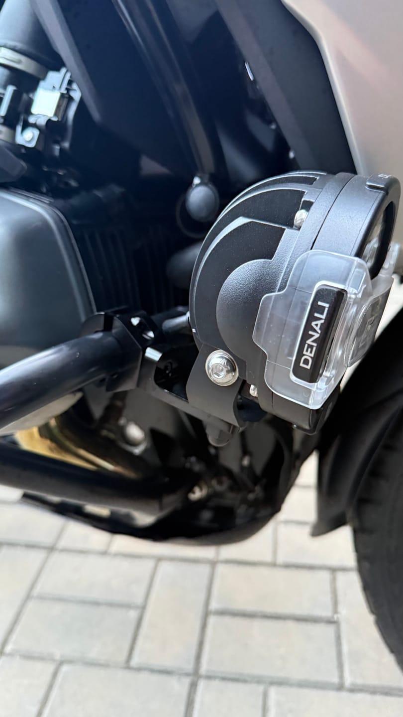 Customer photo review of Driving Light Mount - Articulating Bar Clamp 21mm-29mm, Black