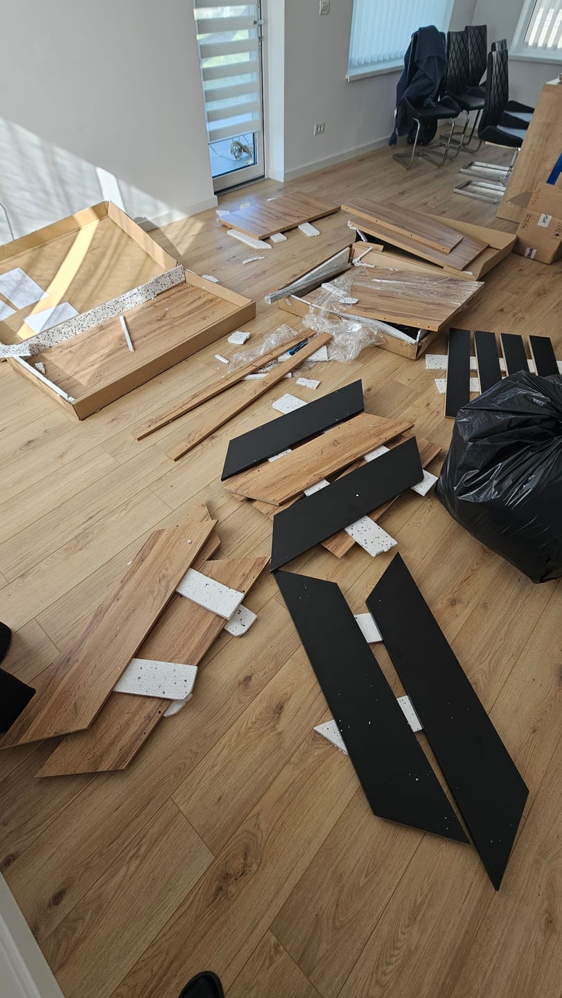 Customer photo review of Masa extensibila BRANDON, stejar wotan/negru, PAL laminat, 160/200x90x77 cm