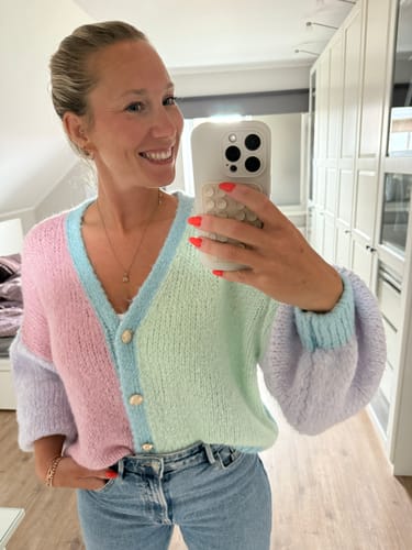 Customer photo review of Pastell Velvet Oversized Cardigan