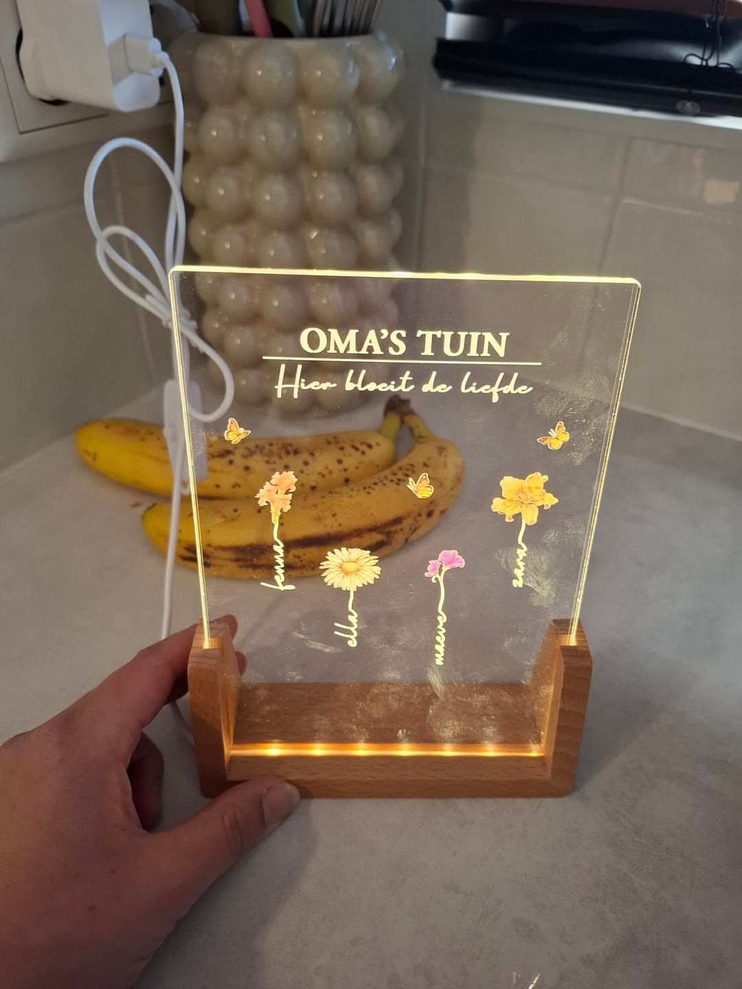Customer photo review of Mama's tuin - Gepersonaliseerde LED-standaard voor mama of oma met bloemen