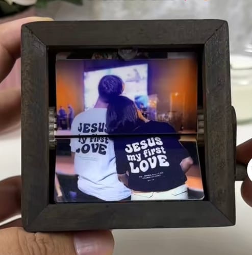 Customer photo review of Custom photo box with a crank