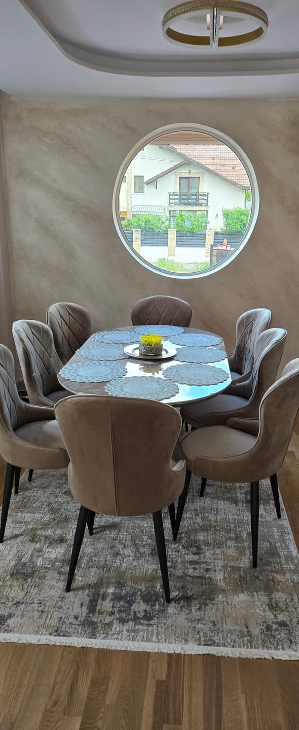 Customer photo review of Scaun K366, bej/negru, stofa catifelata/metal, 52x58x92 cm