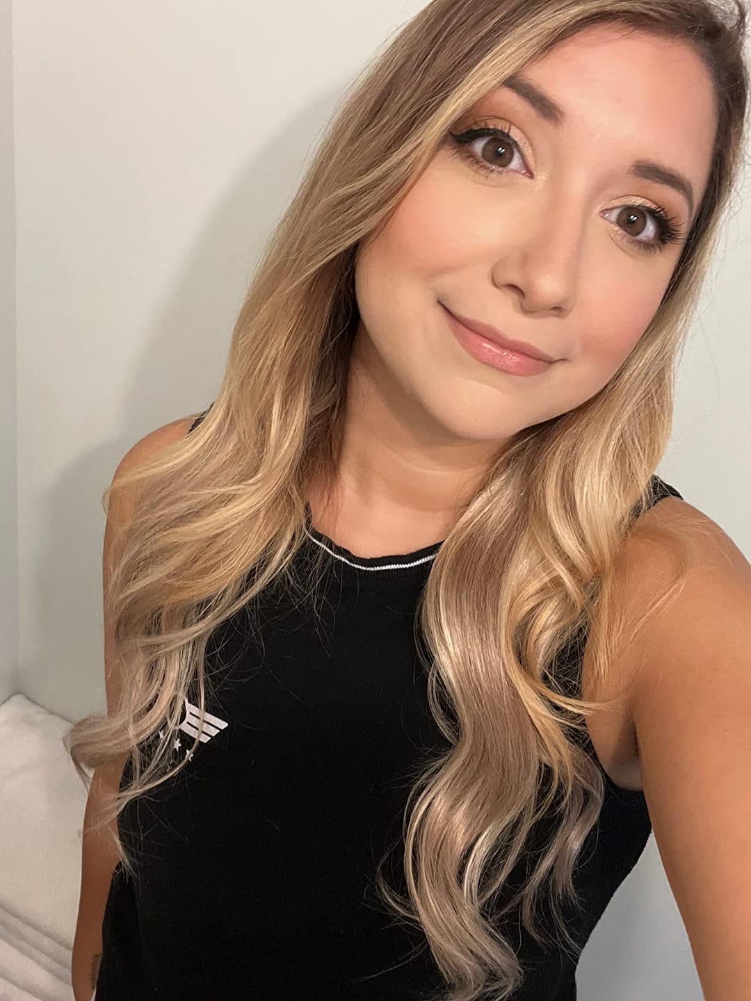 Customer photo review of Virgin Hair Weft Extension Invisible Hole PU Flat Weft Double Drawn with Light Pink Blonde #18/613