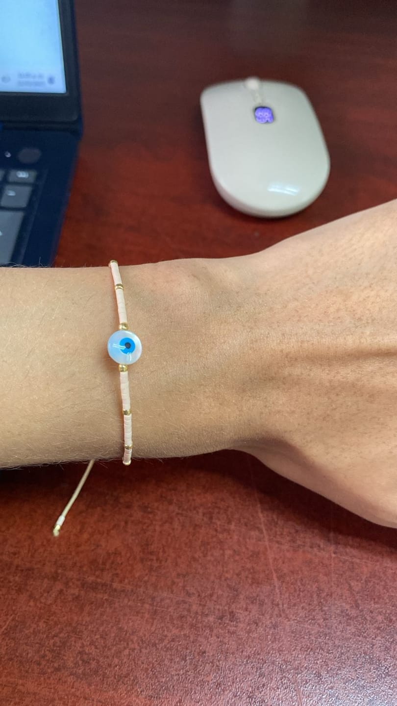 Customer photo review of Pulsera Chaquiras Con Ojo Turco