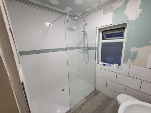 Customer photo review of 1600mm x 800mm Walk-In 8mm Enclosure & Stone Shower Tray