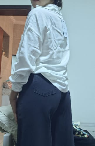 Barbara G. review of Calça Jeans Wide Leg Buriti Preta image 1 out of 2