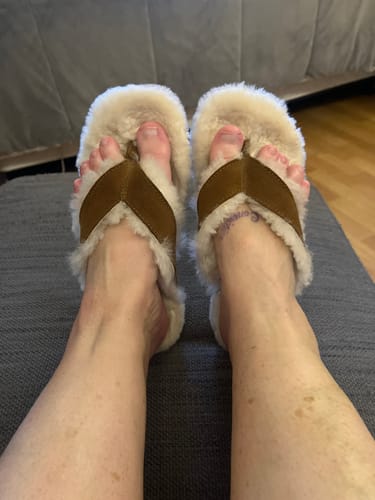 Customer photo review of Women's Sheepskin Lined Flip Flops