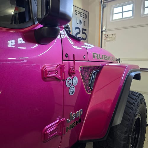 Customer photo review of Aftermarket Painted Antenna Cap JL/JT/JK