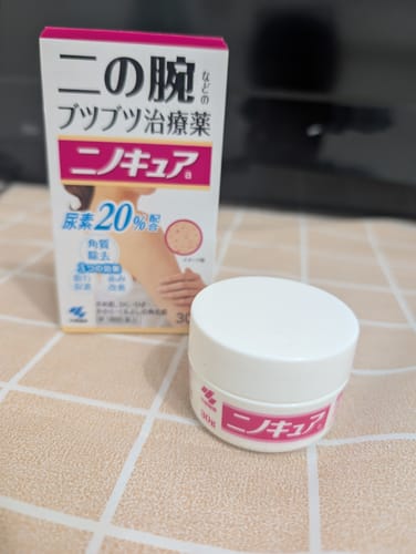 Customer photo review of 小林製藥 Ninocure 去雞皮 軟化毛囊膏 手臂皮炎軟膏 30g/盒【第3類醫藥品】