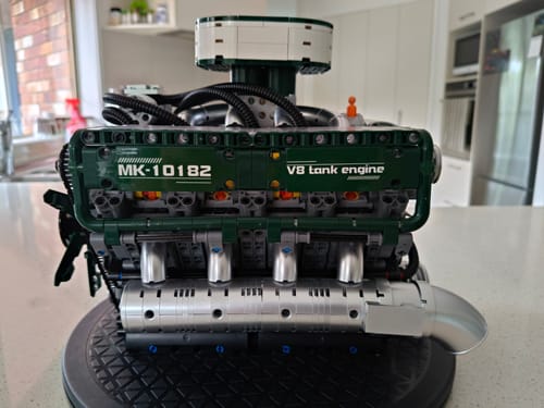 Customer photo review of Motorised V8 Tank Engine 2249pcs