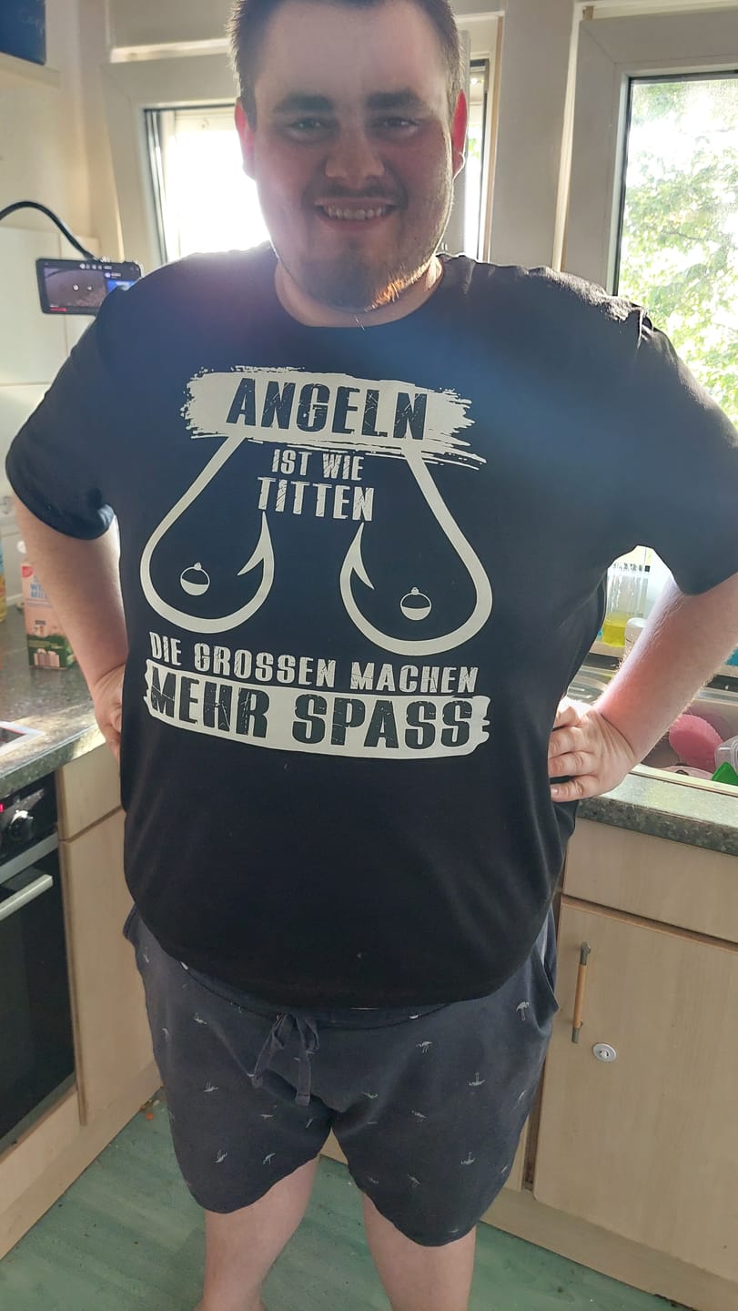 Customer photo review of Die Grossen Machen Mehr Spass - Premium T-Shirt