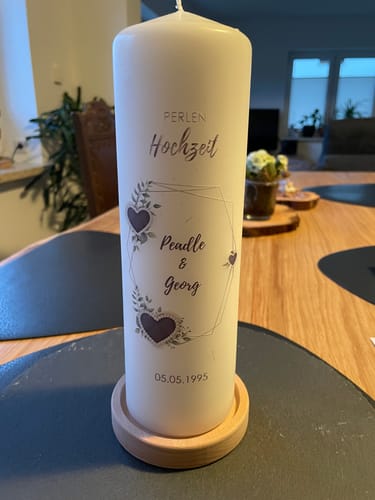 Kundenbewertung mit Foto zu Große Kerze "Perlenhochzeit" - Hochzeitskerze mit Namen, Datum & Wunschtext