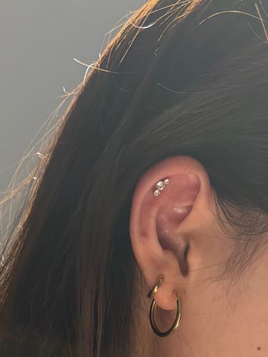 Customer photo review of The Triple Ball Back Stud