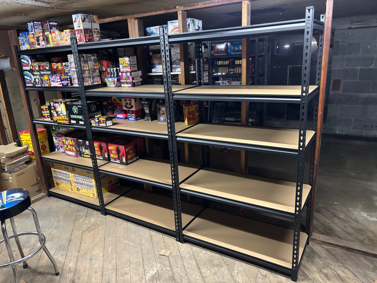 Customer photo review of Reibii 5-Tier 40" W Metal Shelving for Garage, 2500lbs Heavy Duty Storage Shelves, Adjustable Shelf for Closet, Warehouse, Commercial