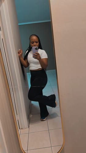 Customer photo review of High-Waist Kick Flare Leggings