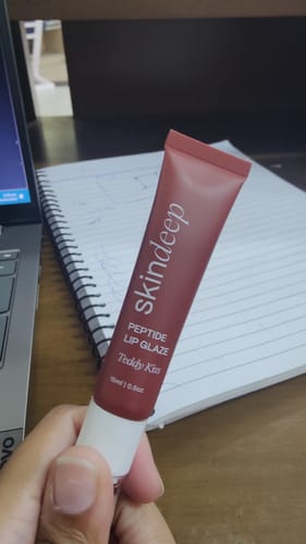 Customer photo review of Peptide Lip Glaze