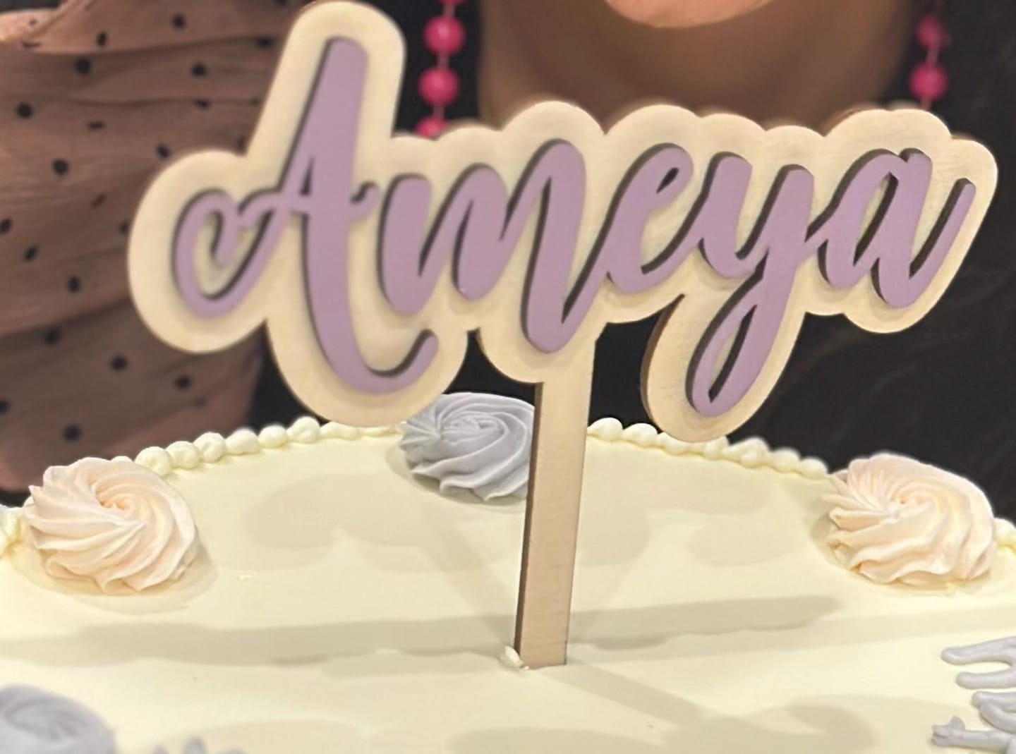 Customer photo review of Name Cake Topper