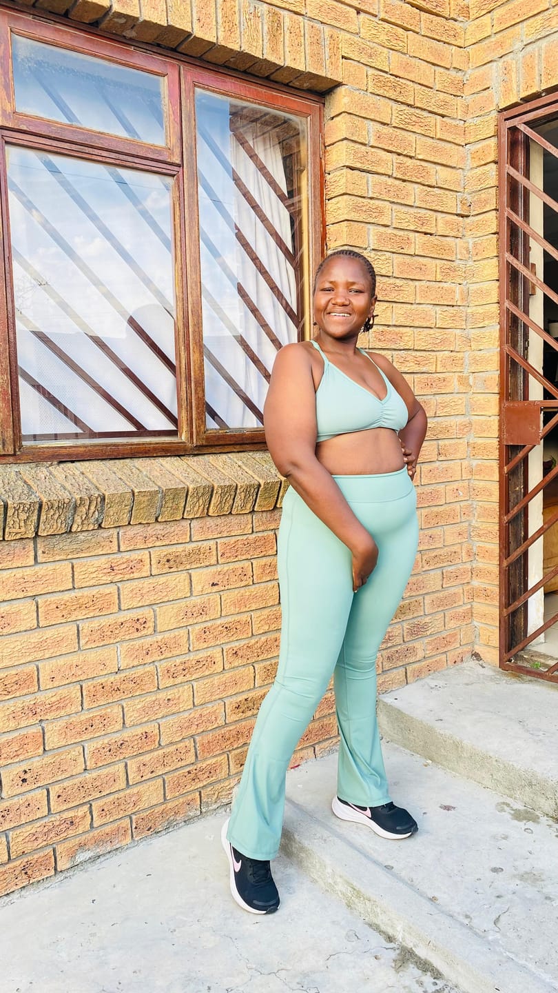 Customer photo review of Green Workout Two Piece Outfits Flare Pants Tracksuit Sets