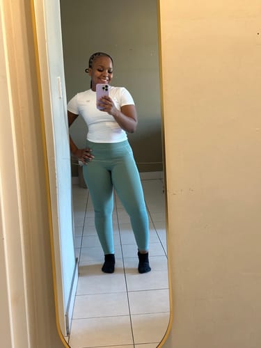 Customer photo review of High Waist Pocket Leggings