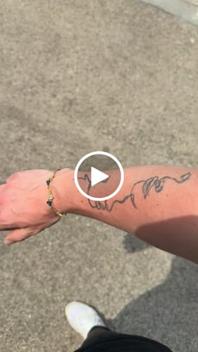 Customer video review of WHITE CLOVER BRACELET