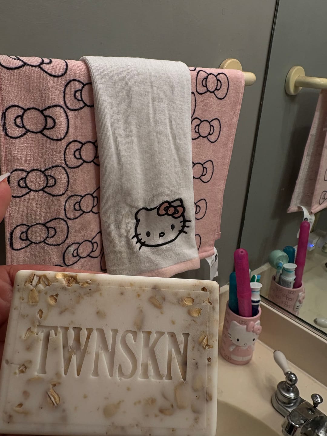 Customer photo review of 2in1 Double Cleansing Bar | Half Discoloration Brightening corrector | Half Oat Relief Acne Exfoliant