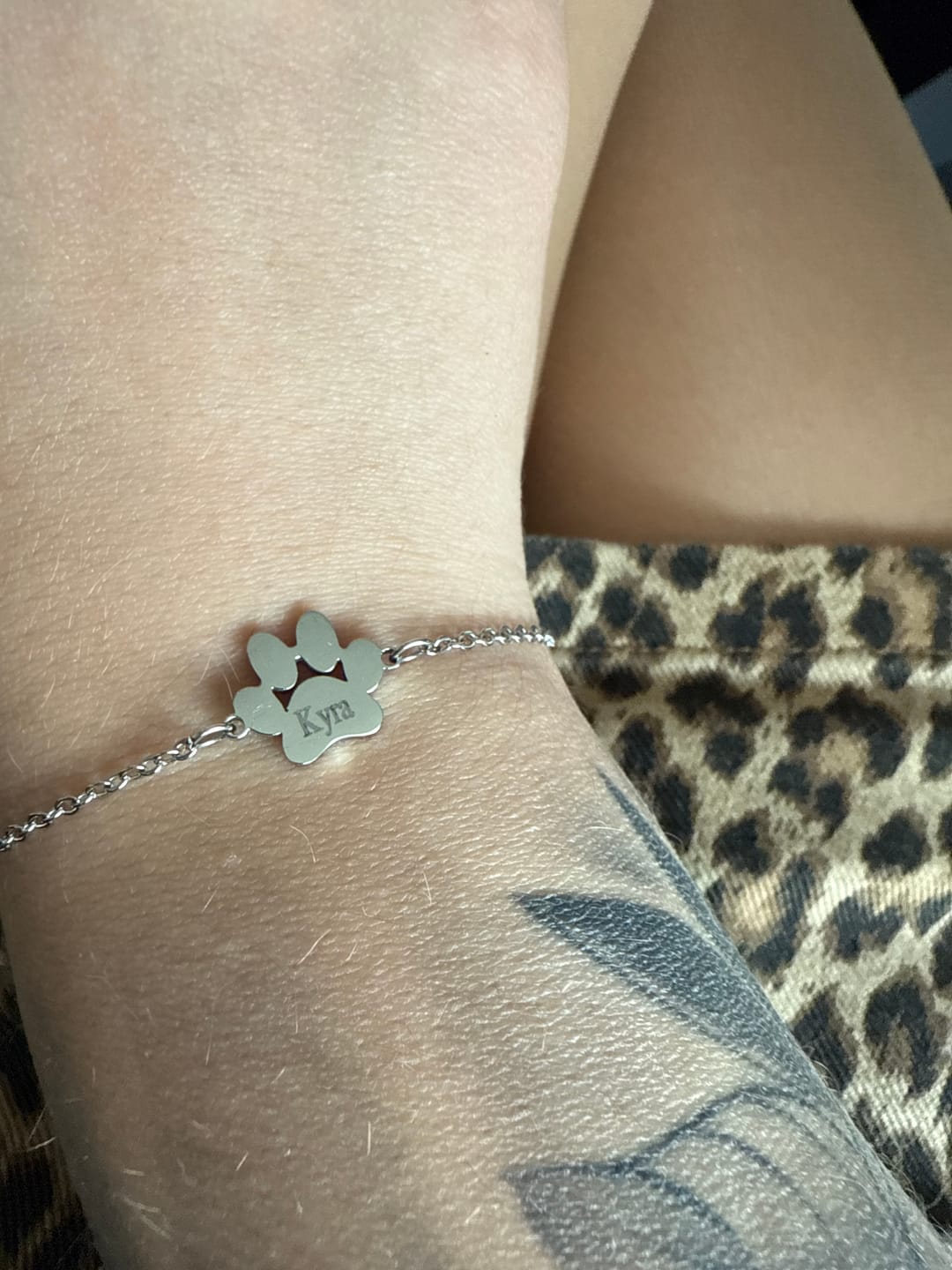 Customer photo review of Gepersonaliseerde poot naamarmband
