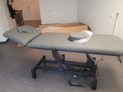 Customer photo review of Massageliege Elektrisch Fortis 2 Ergo | 2-Segmente