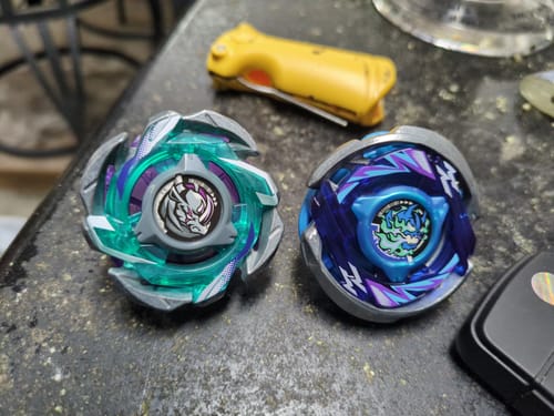 Customer photo review of [Pre-Order 2nd lot - July 2025] Takara Tomy Beyblade X CX-05 Random booster Vol 5 HellsReaper T4-70K