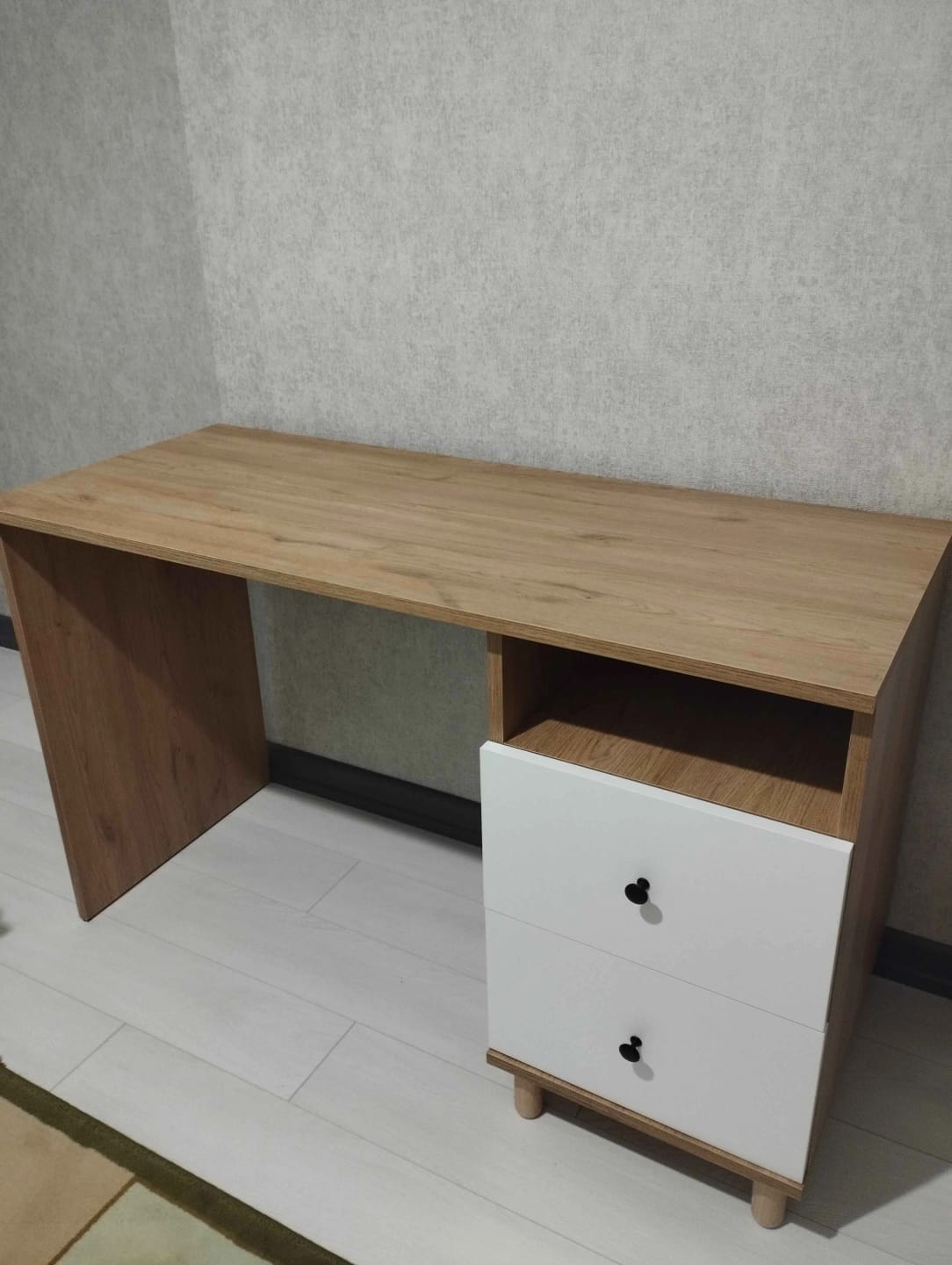 Customer photo review of Rani HA109 Çekmeceli Çalışma Ofis Bilgisayar Masası Sepet Ceviz - Beyaz