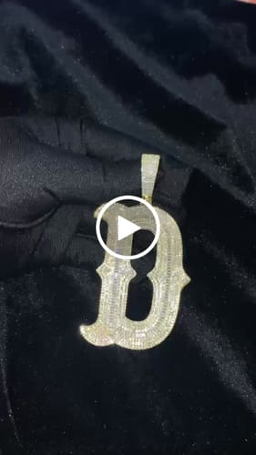 Customer video review of Large Baguette Moissanite Fancy Letter Pendant A-Z