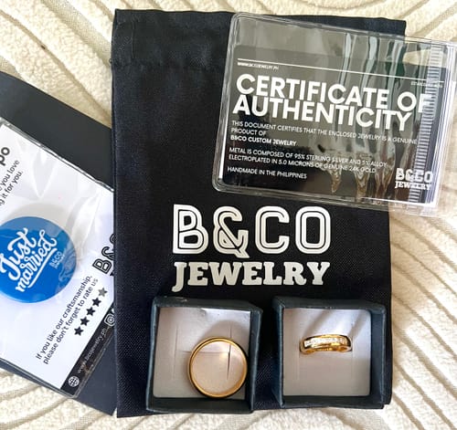 Customer photo review of Palacio de Cristal Wedding Rings