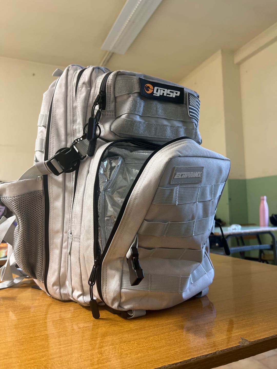 Customer photo review of Mochila Táctica 45L con compartimento para comida Silver