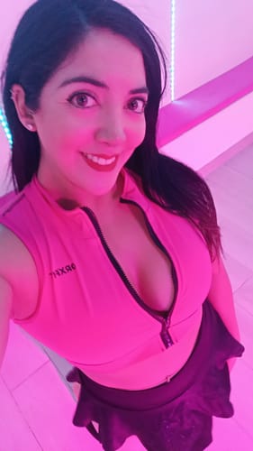 Customer photo review of Top Beeehh Hot Pink