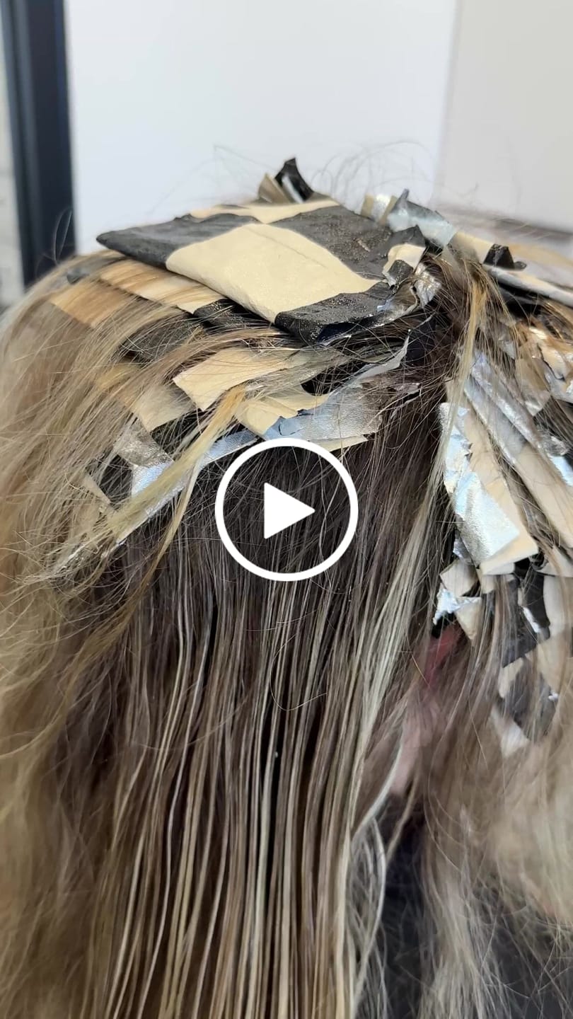 Customer video review of DAILY WOOD HAIR BRUSH