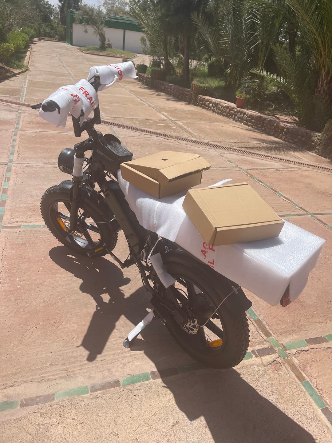 Customer photo review of S8 Vintage Vélo électrique de route 500W, Ebike 48V 15Ah avec batterie au lithium amovible, autonomie de 50 km, pneu large tout-terrain de 20 pouces.