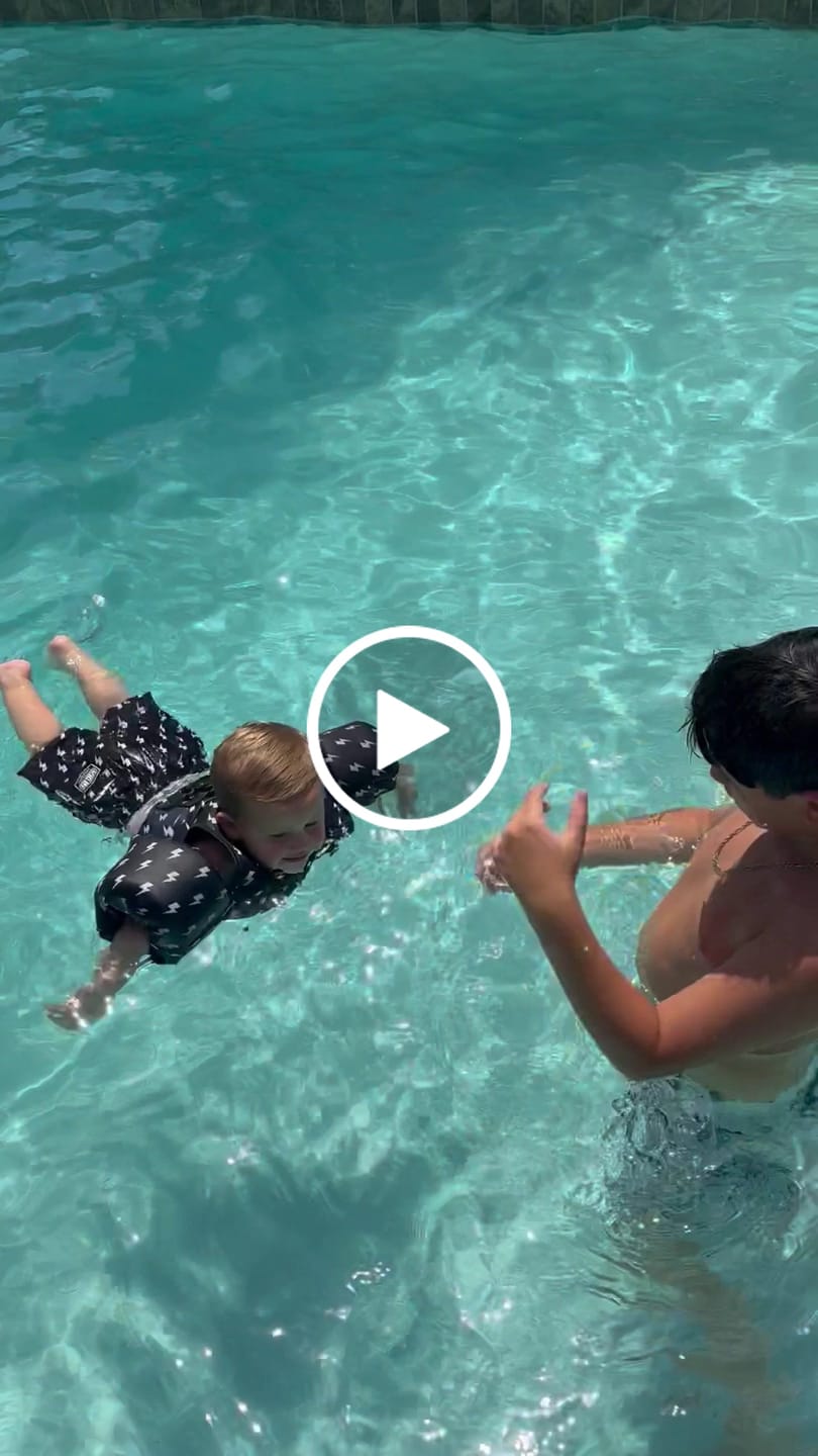 Customer video review of Neoprene Kids Arm Float in Jagger