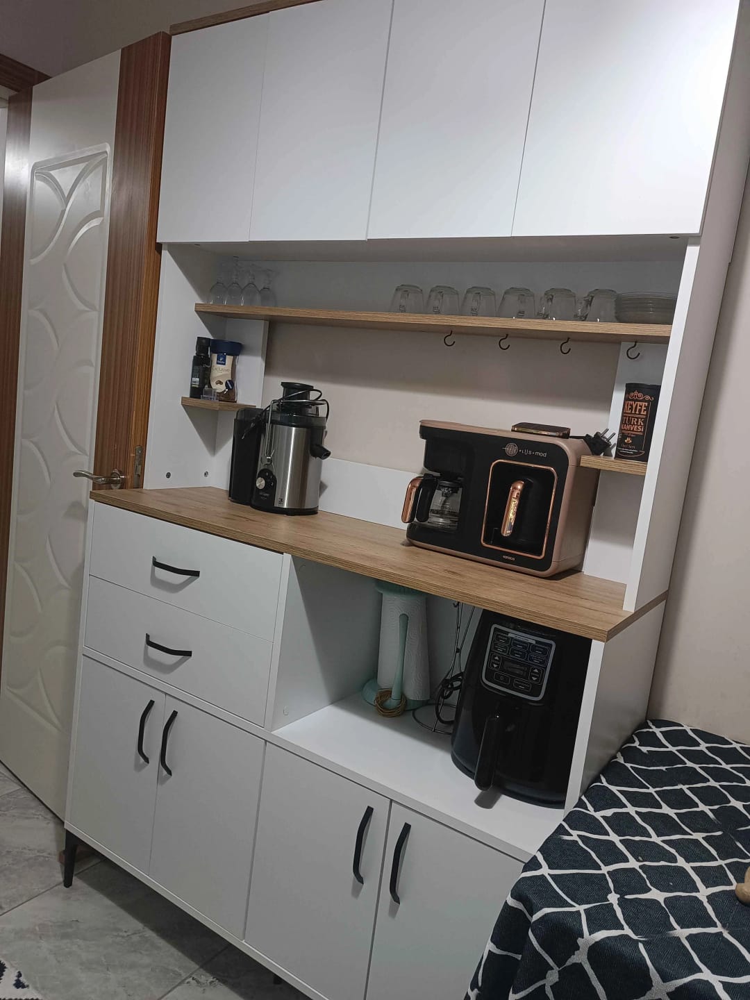 Customer photo review of Rani JE179 Çok Amaçlı Dolap 8 Kapaklı 2 Çekmeceli Kiler Mutfak Dolabı Beyaz - Sepet Ceviz