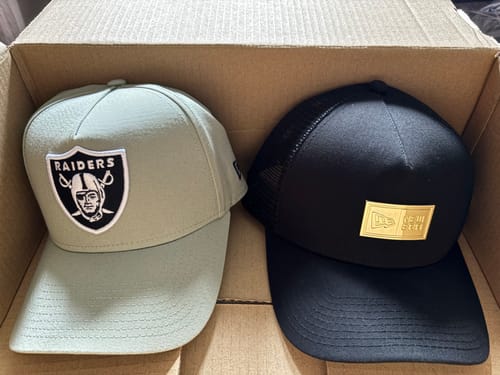 Customer photo review of 9FORTY A-Frame Golf Trucker Metal Plate Black Snapback